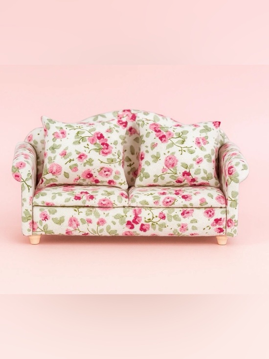 Other - Dollhouse Floral Pattern Mini Sofa Couch w Pillows 1:12 Dollhouse Furniture. NEW